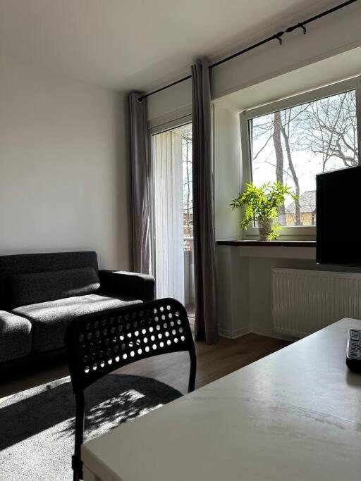 Apartment In Ruhiger Lage-Waschmaschine-Balkon Wolfsburg Eksteriør billede