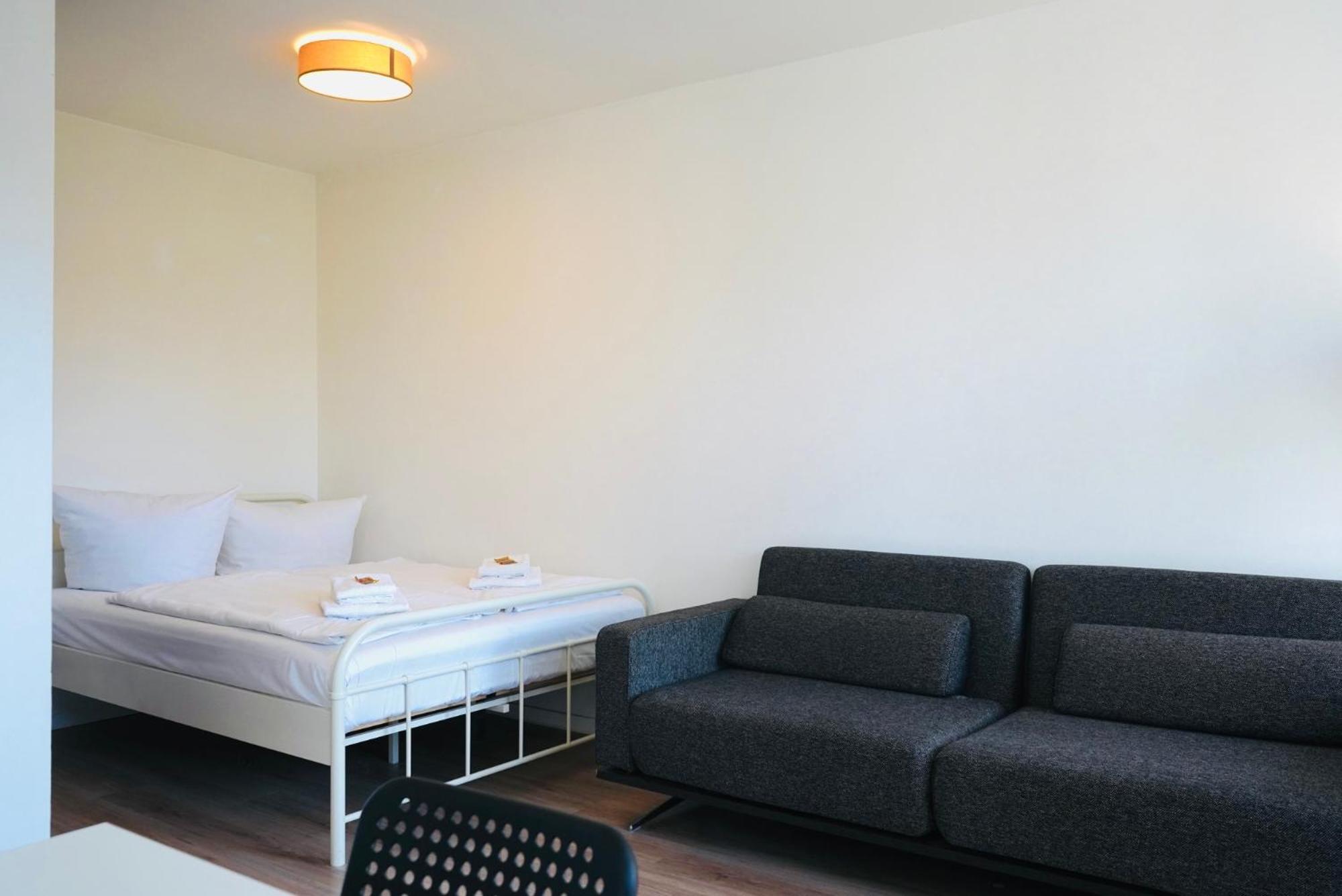 Apartment In Ruhiger Lage-Waschmaschine-Balkon Wolfsburg Eksteriør billede